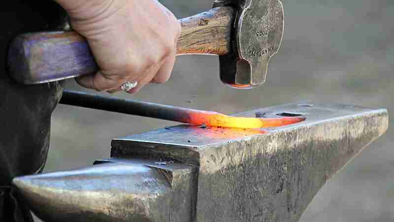 Blacksmithing at the 2015 Fort Ross Festival Fort Ross State Historic Park Jenner, California Sarah Stierch, tags: fünf - CC BY-SA